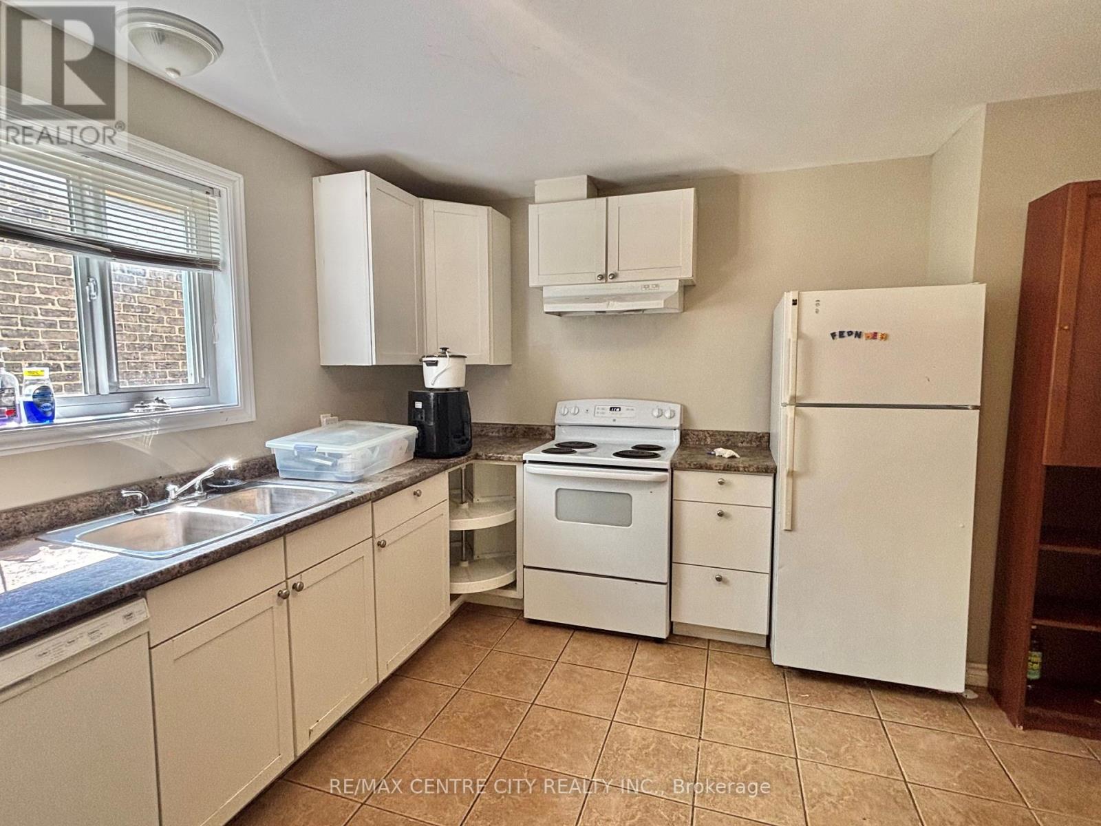 23 St Patrick Street, London North (North N), Ontario  N6H 1P5 - Photo 17 - X12460349