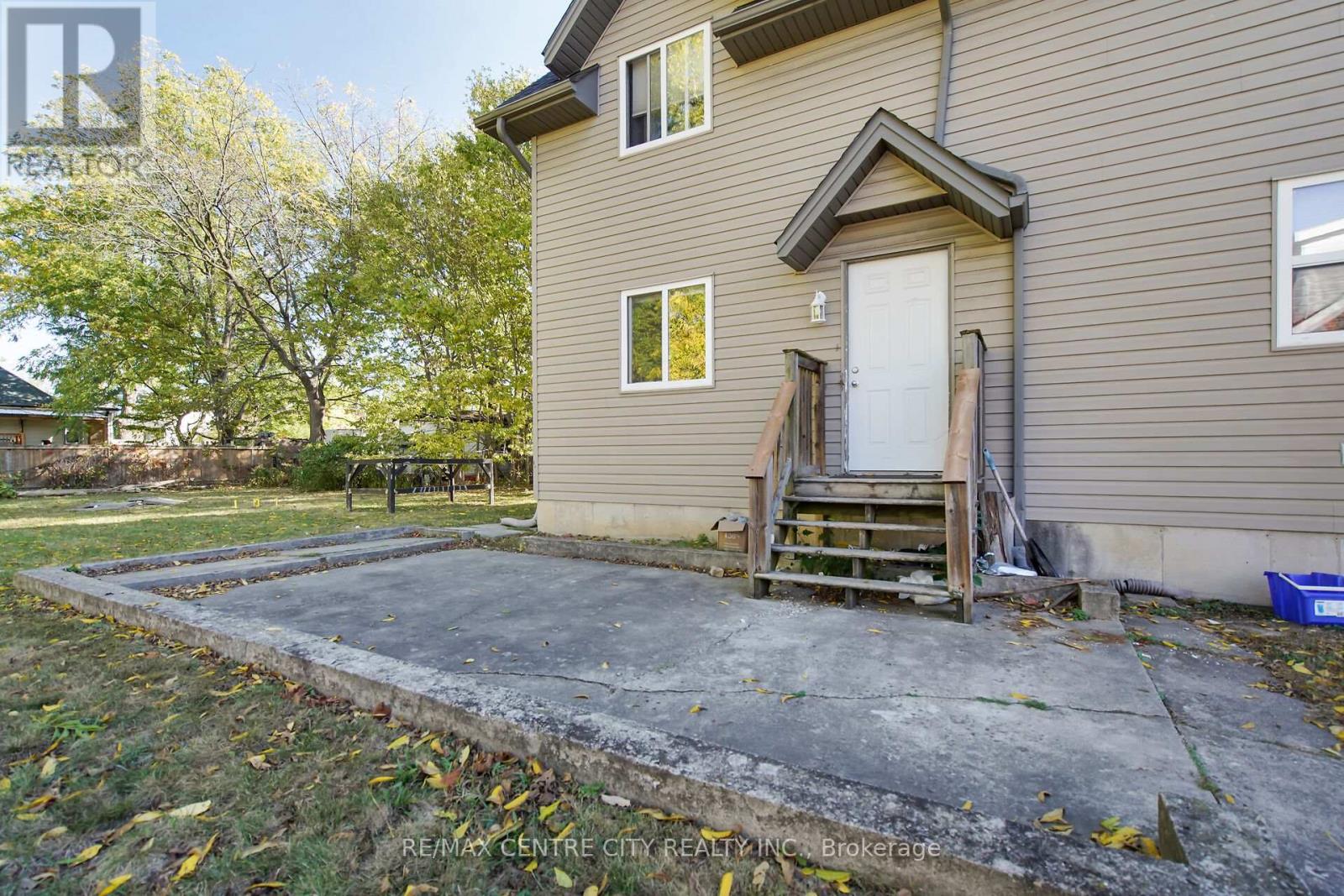23 St Patrick Street, London North (North N), Ontario  N6H 1P5 - Photo 8 - X12460349