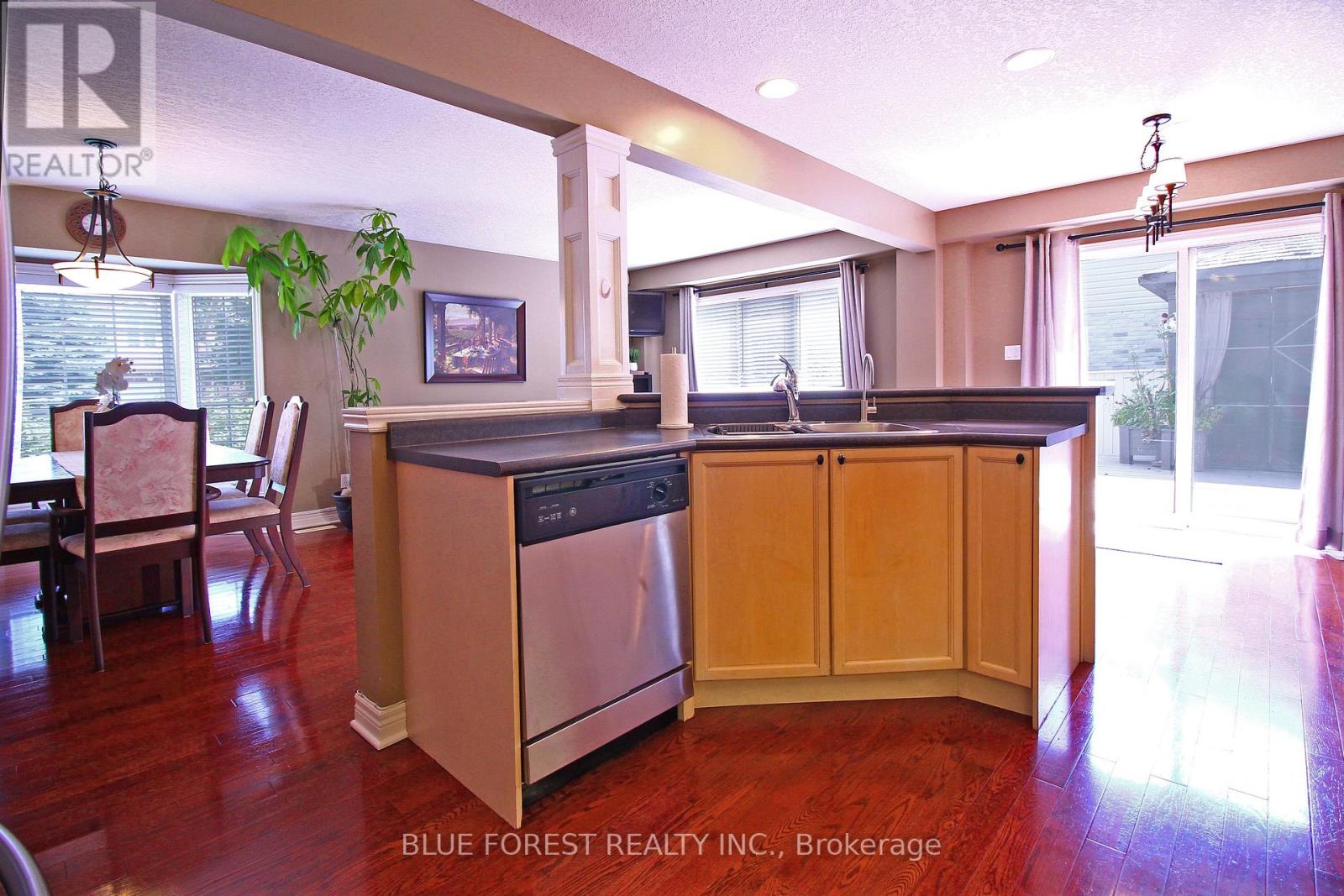 682 Hedgerow Place, London North, Ontario  N5X 4L6 - Photo 13 - X12460383