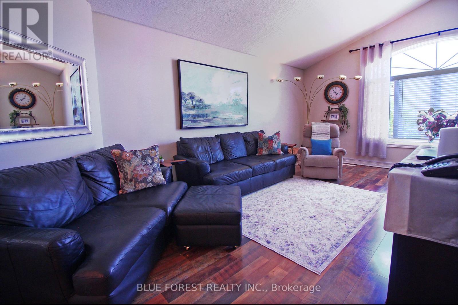 682 Hedgerow Place, London North, Ontario  N5X 4L6 - Photo 17 - X12460383