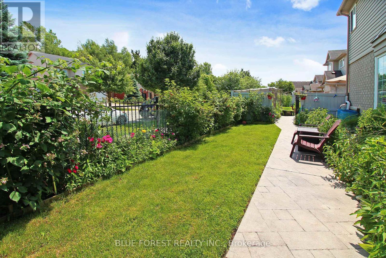 682 Hedgerow Place, London North, Ontario  N5X 4L6 - Photo 42 - X12460383