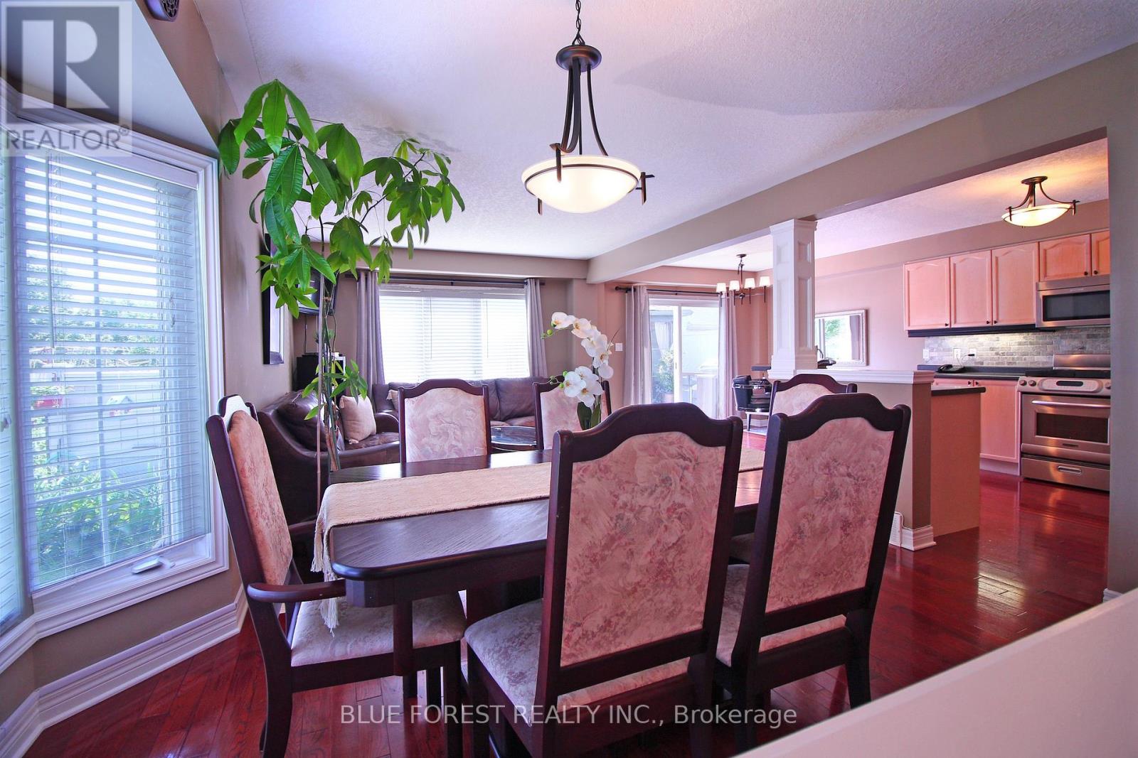 682 Hedgerow Place, London North, Ontario  N5X 4L6 - Photo 6 - X12460383
