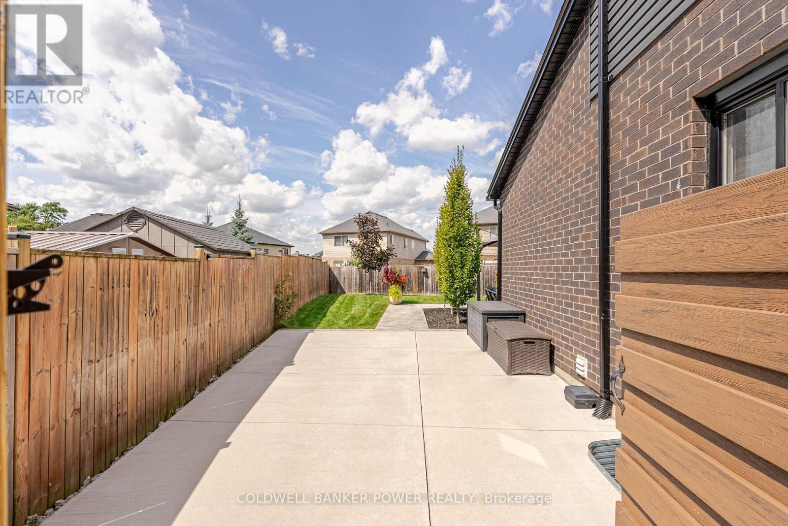 2224 Yellowbirch Place, London North (North S), Ontario  N6G 0N3 - Photo 38 - X12460457