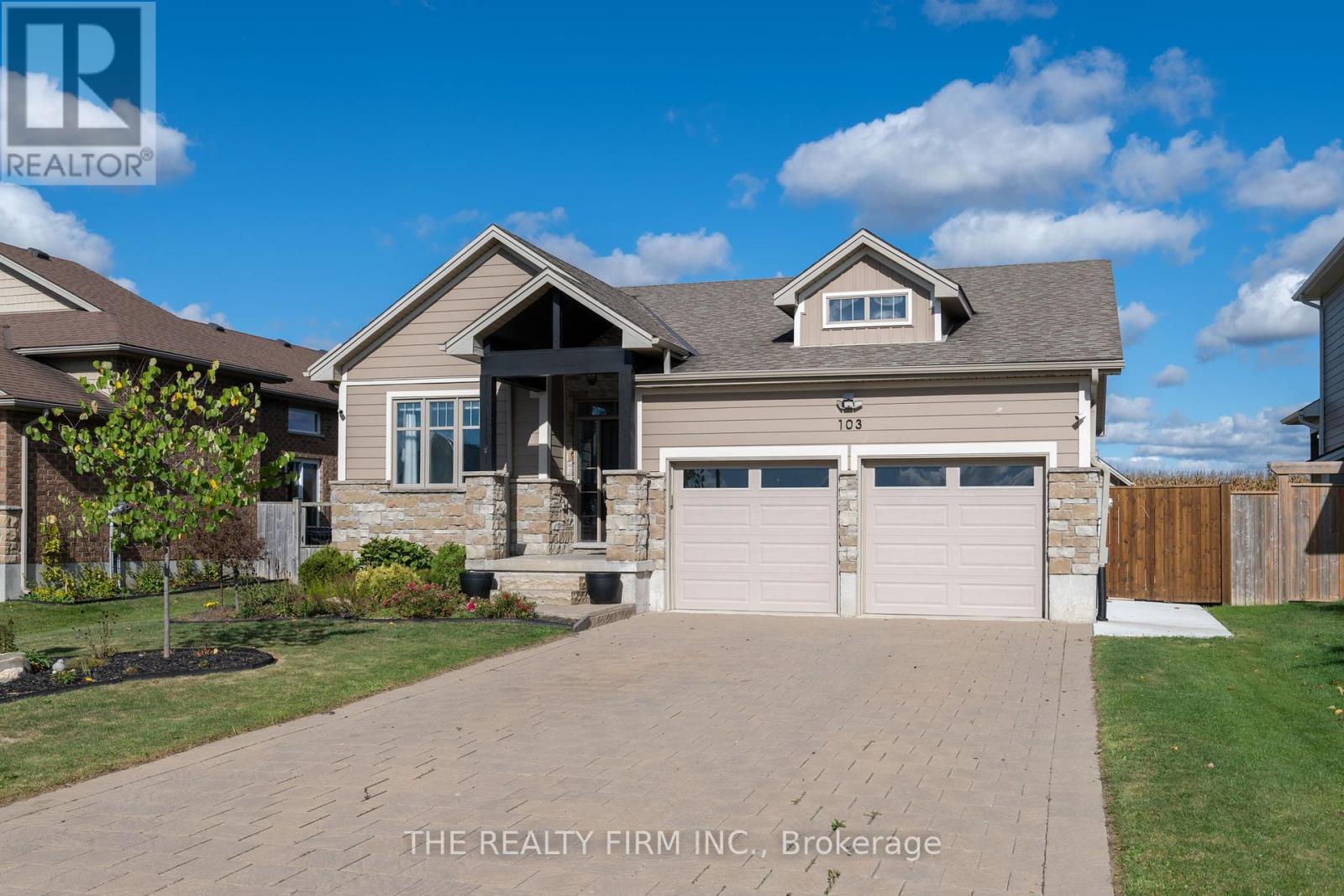 103 Leesboro Trail, Thames Centre (Thorndale), Ontario  N0M 2P0 - Photo 2 - X12460467