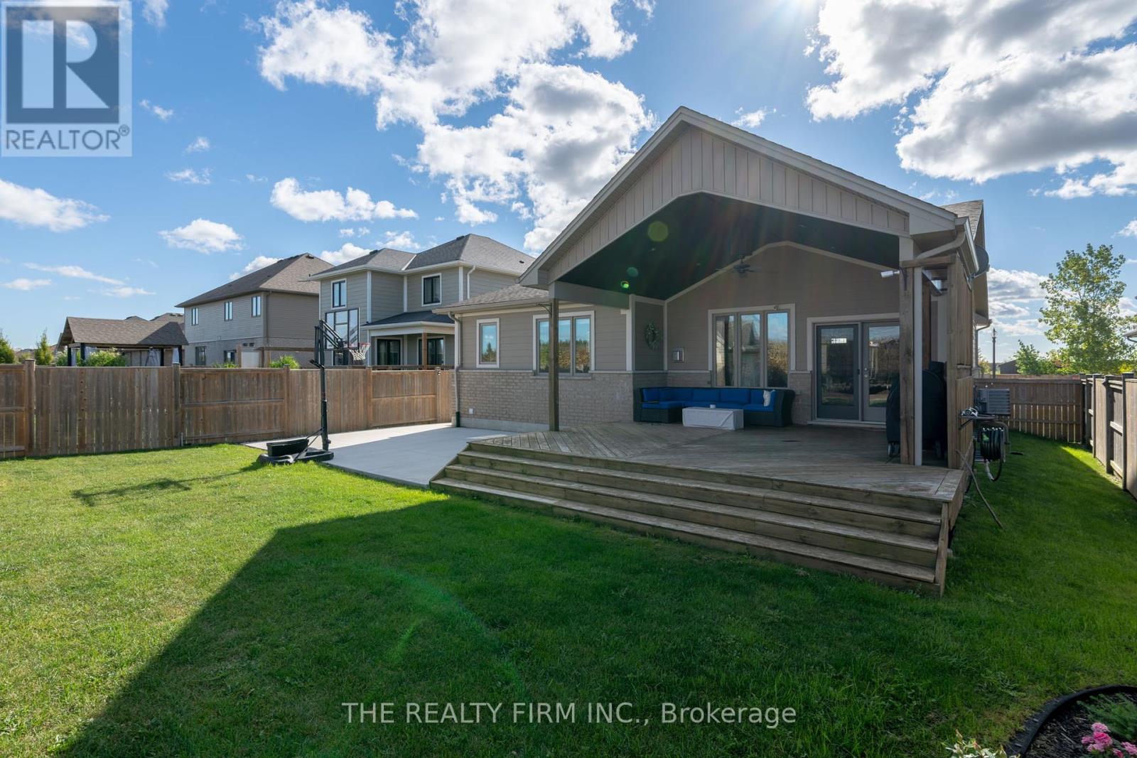 103 Leesboro Trail, Thames Centre (Thorndale), Ontario  N0M 2P0 - Photo 33 - X12460467