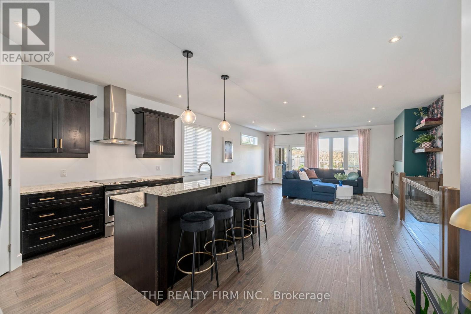 103 Leesboro Trail, Thames Centre (Thorndale), Ontario  N0M 2P0 - Photo 7 - X12460467