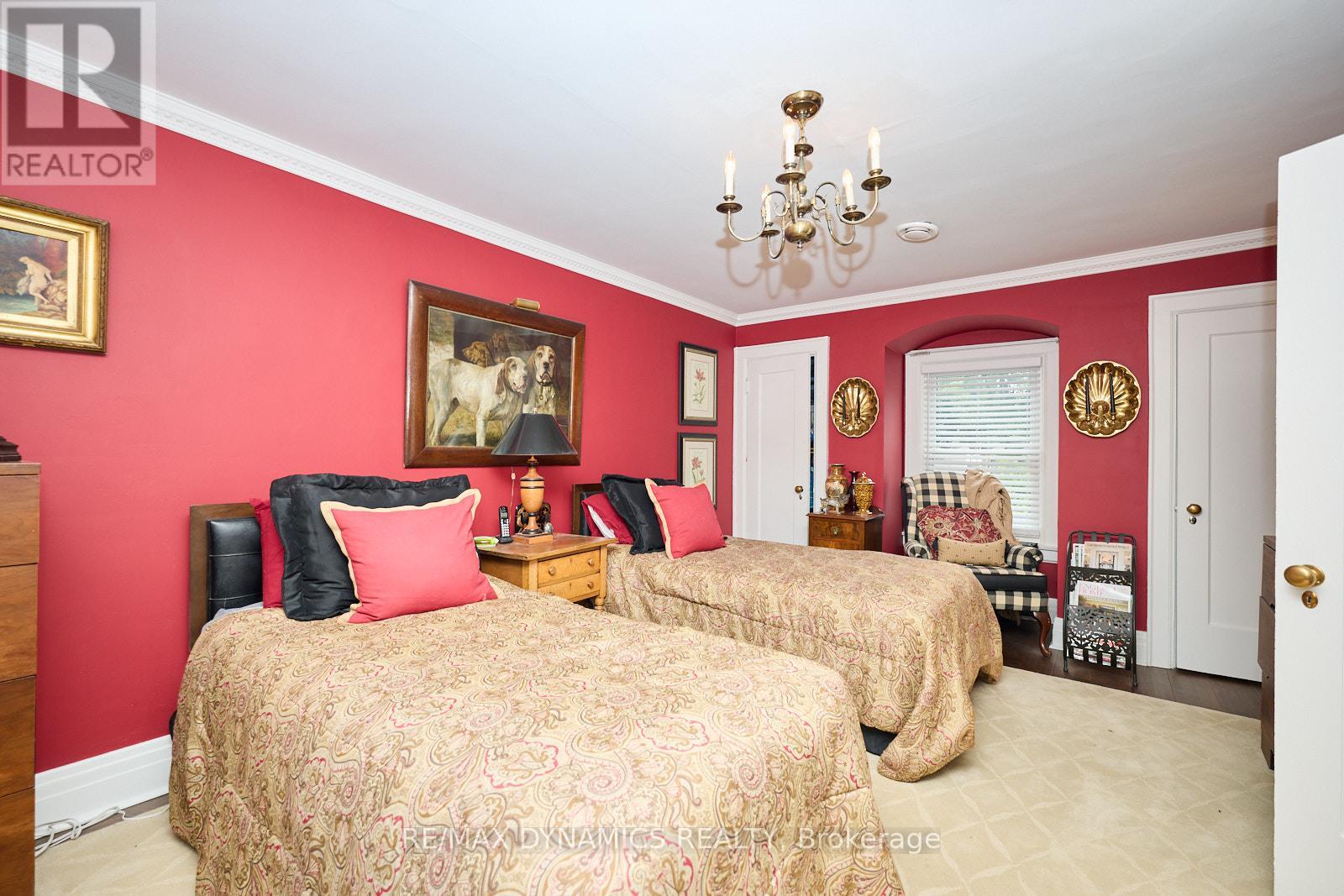10 Thairs Avenue, St. Catharines, Ontario  L2R 6P1 - Photo 19 - X12312422