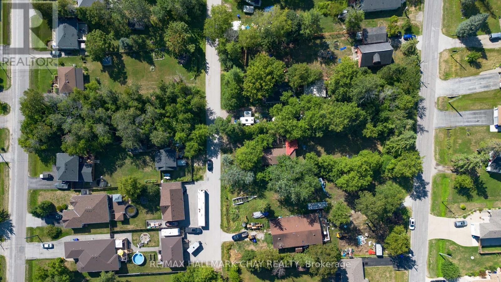 956 Carson Avenue, Innisfil, Ontario  L0L 1W0 - Photo 8 - N12362398