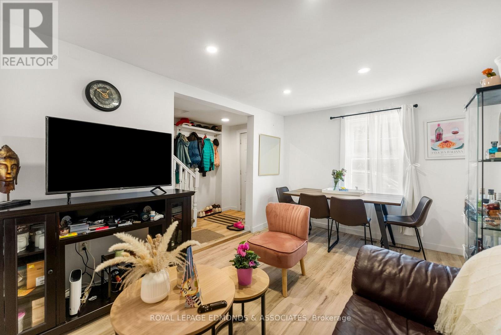 388 Murray Street, Pembroke, Ontario  K8A 4P4 - Photo 5 - X12460356