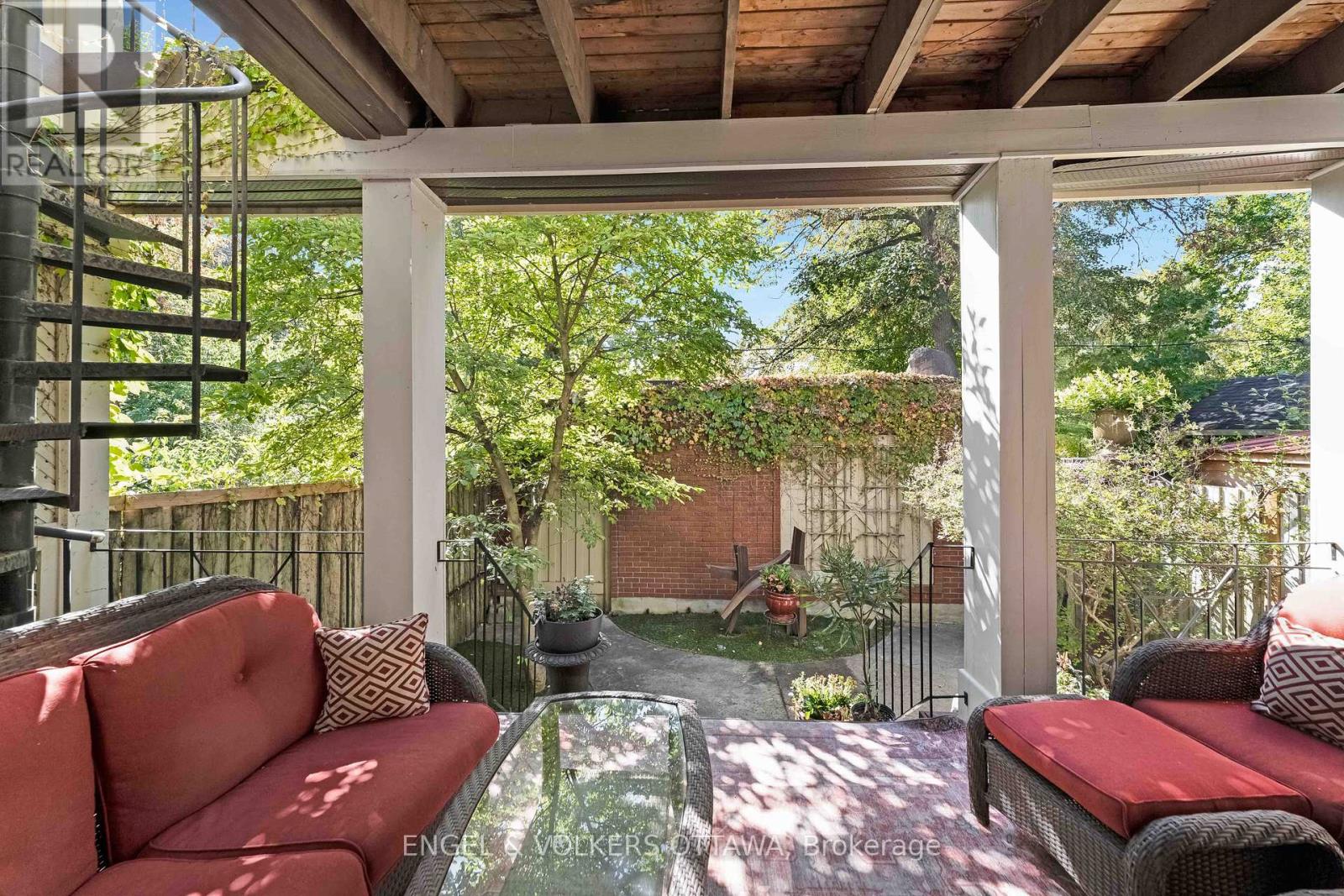105 Stanley Avenue, Ottawa, Ontario  K1M 1N8 - Photo 37 - X12460372