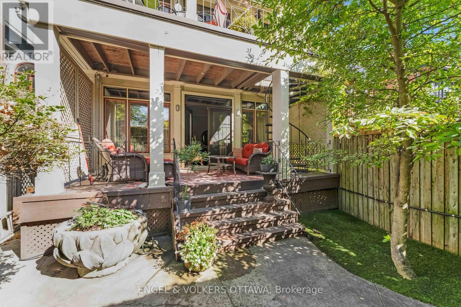 105 Stanley Avenue, Ottawa, Ontario  K1M 1N8 - Photo 38 - X12460372