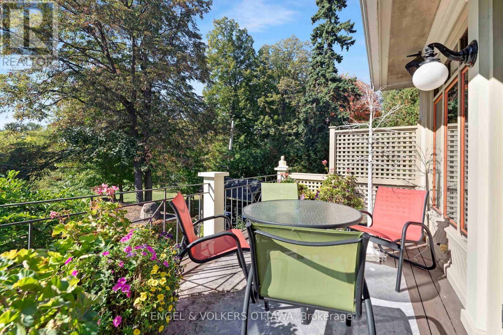105 Stanley Avenue, Ottawa, Ontario  K1M 1N8 - Photo 41 - X12460372