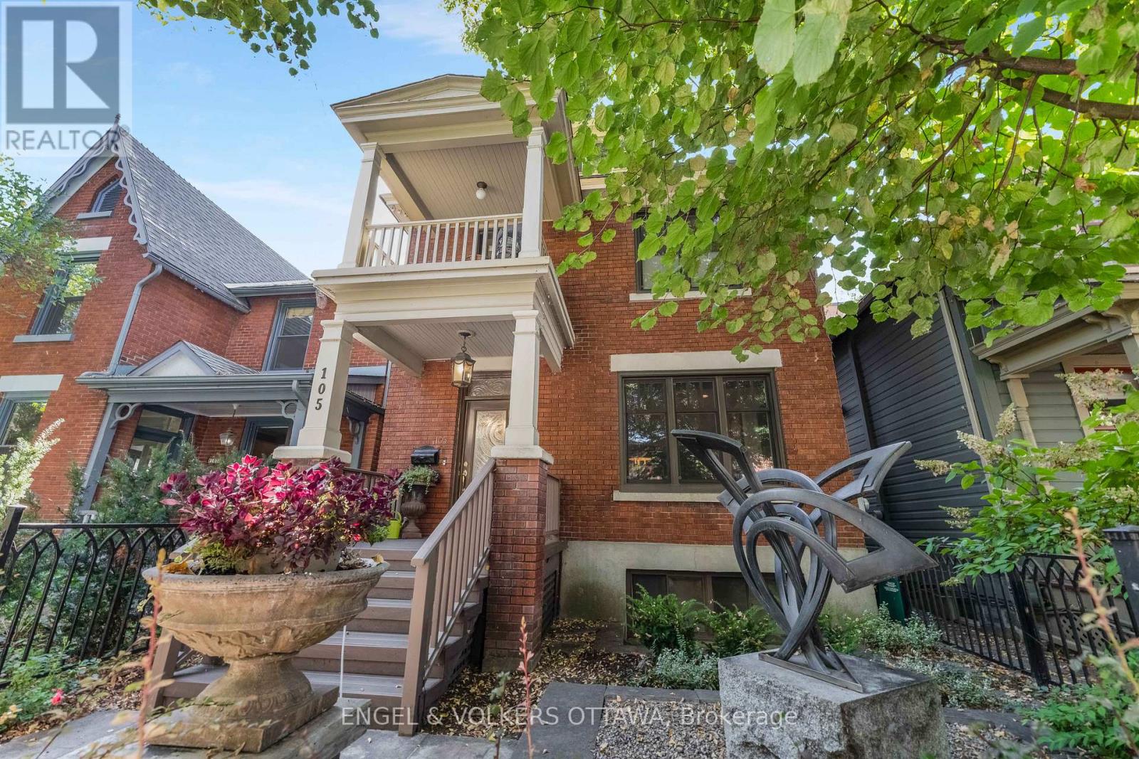 105 Stanley Avenue, Ottawa, Ontario  K1M 1N8 - Photo 5 - X12460372