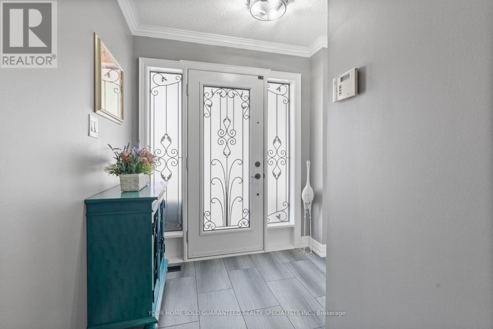 77 Beaverbrook Crescent, Vaughan, Ontario  L6A 3T3 - Photo 3 - N12394512