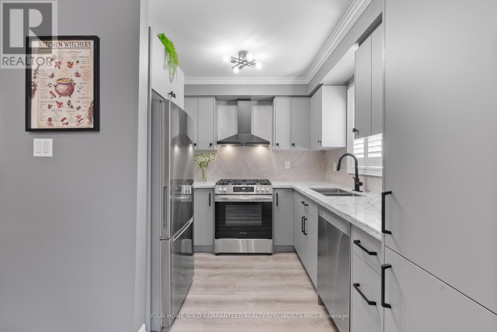 77 Beaverbrook Crescent, Vaughan, Ontario  L6A 3T3 - Photo 6 - N12394512