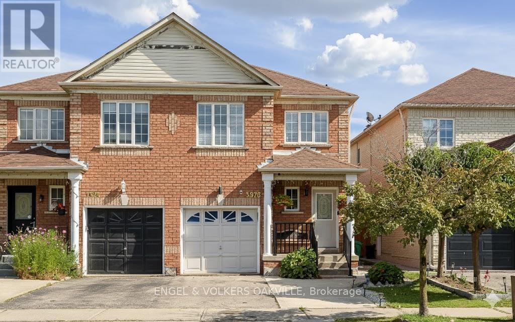 3976 Freeman Terrace, Mississauga, Ontario  L5M 6R1 - Photo 3 - W12389920