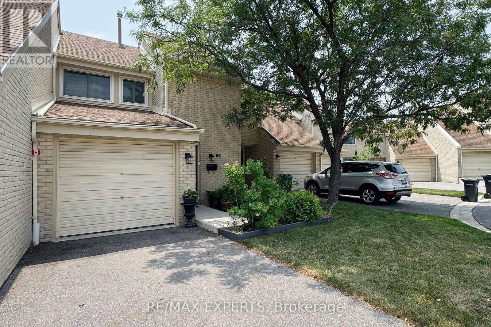 55 - 2676 Folkway Drive, Mississauga, Ontario  L5L 2G5 - Photo 2 - W12284730