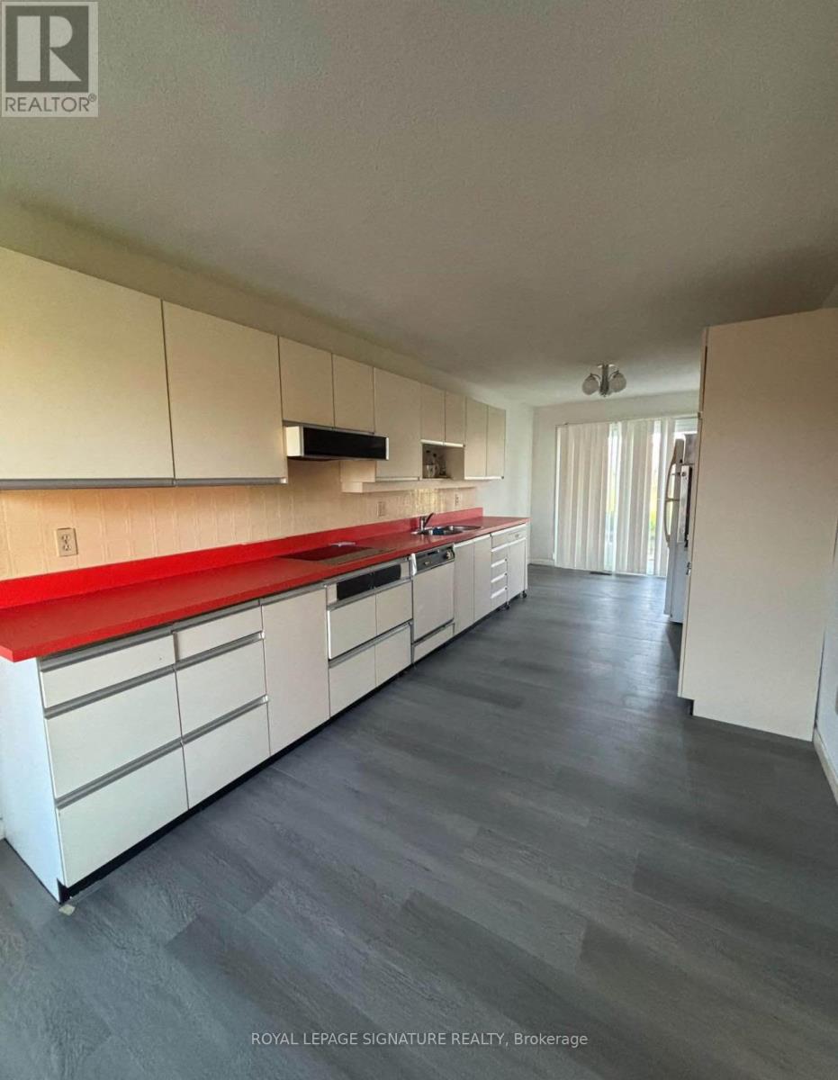 129 Ernest Avenue, Toronto, Ontario  M2J 3T7 - Photo 3 - C12460252