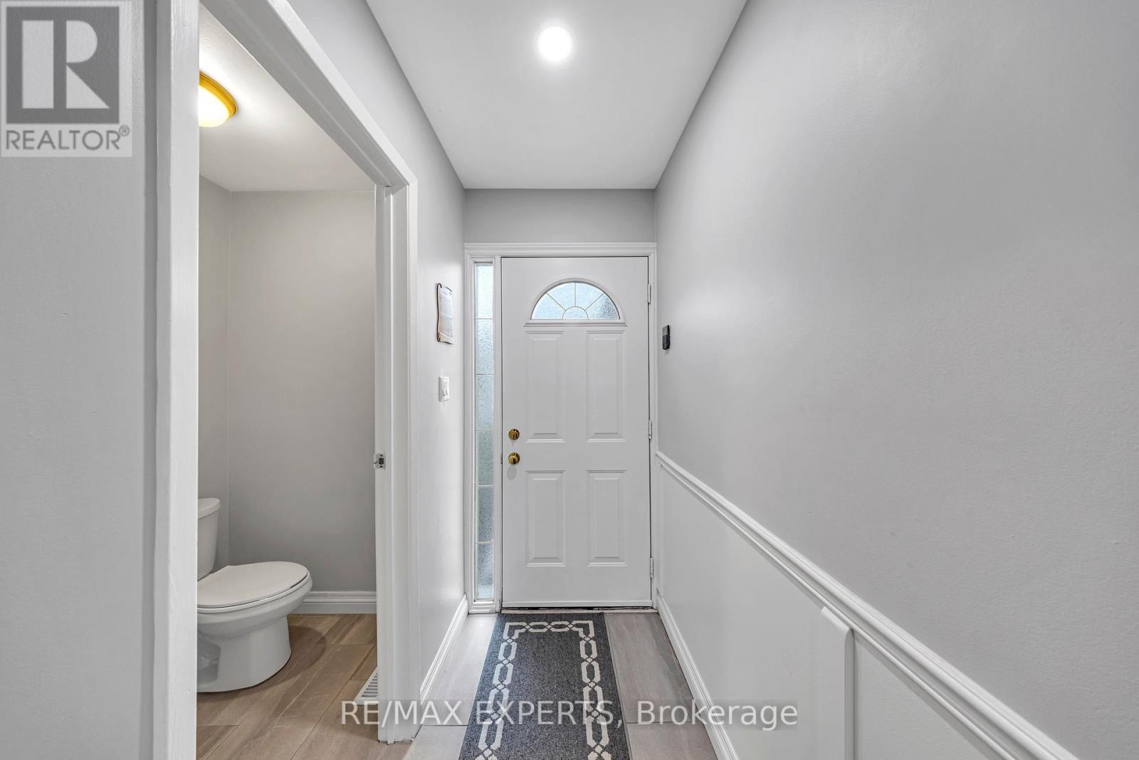 55 - 2676 Folkway Drive, Mississauga, Ontario  L5L 2G5 - Photo 3 - W12284730