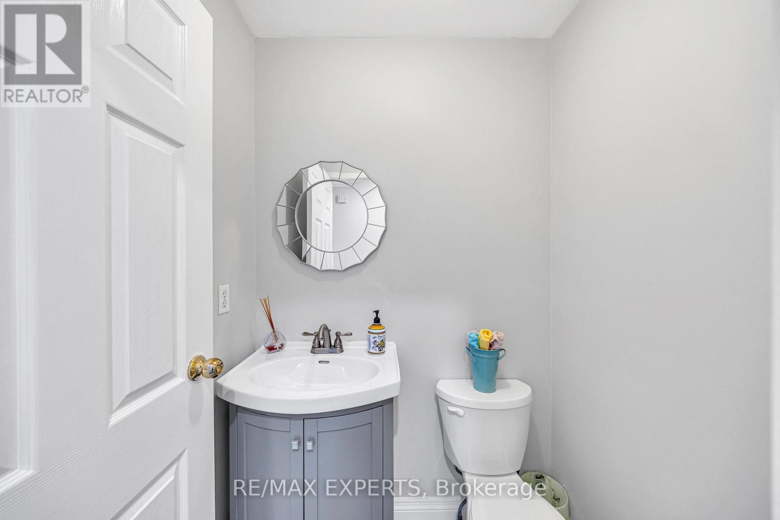 55 - 2676 Folkway Drive, Mississauga, Ontario  L5L 2G5 - Photo 4 - W12284730