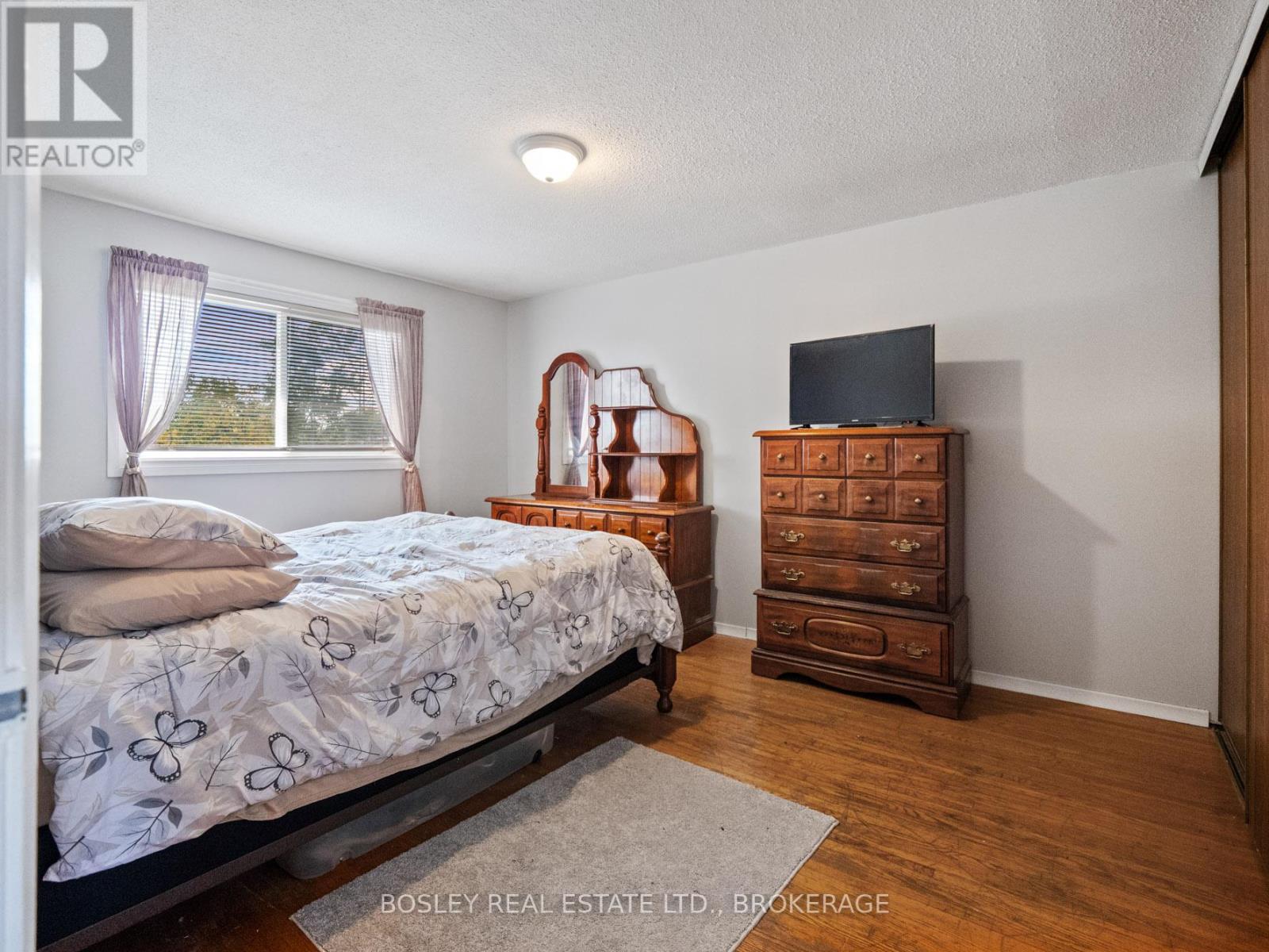 17 Deerfield Parkway, Thorold, Ontario  L2V 4A9 - Photo 12 - X12460363