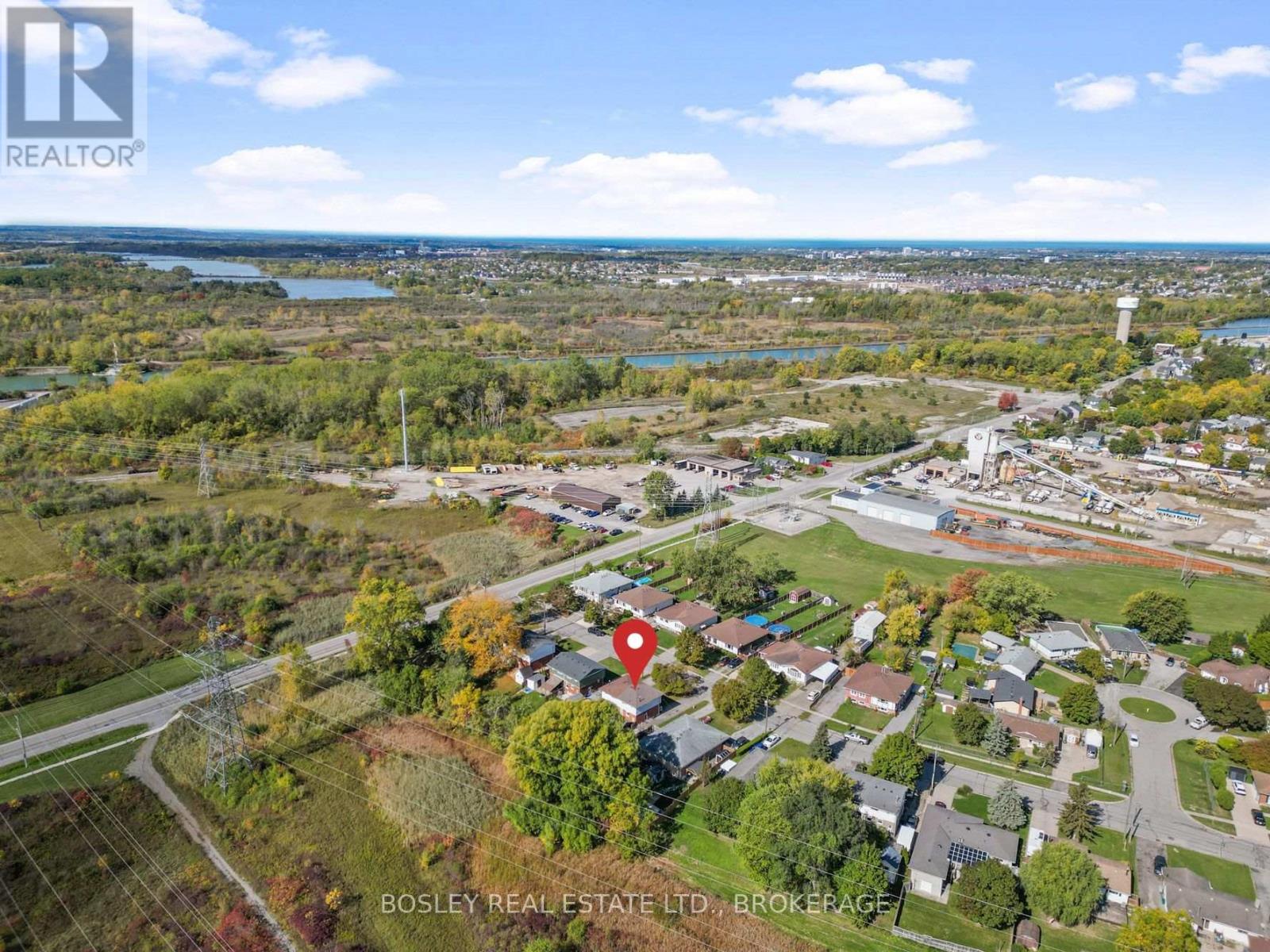 17 Deerfield Parkway, Thorold, Ontario  L2V 4A9 - Photo 29 - X12460363
