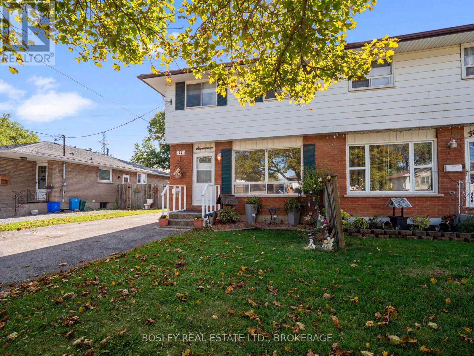 17 Deerfield Parkway, Thorold, Ontario  L2V 4A9 - Photo 32 - X12460363