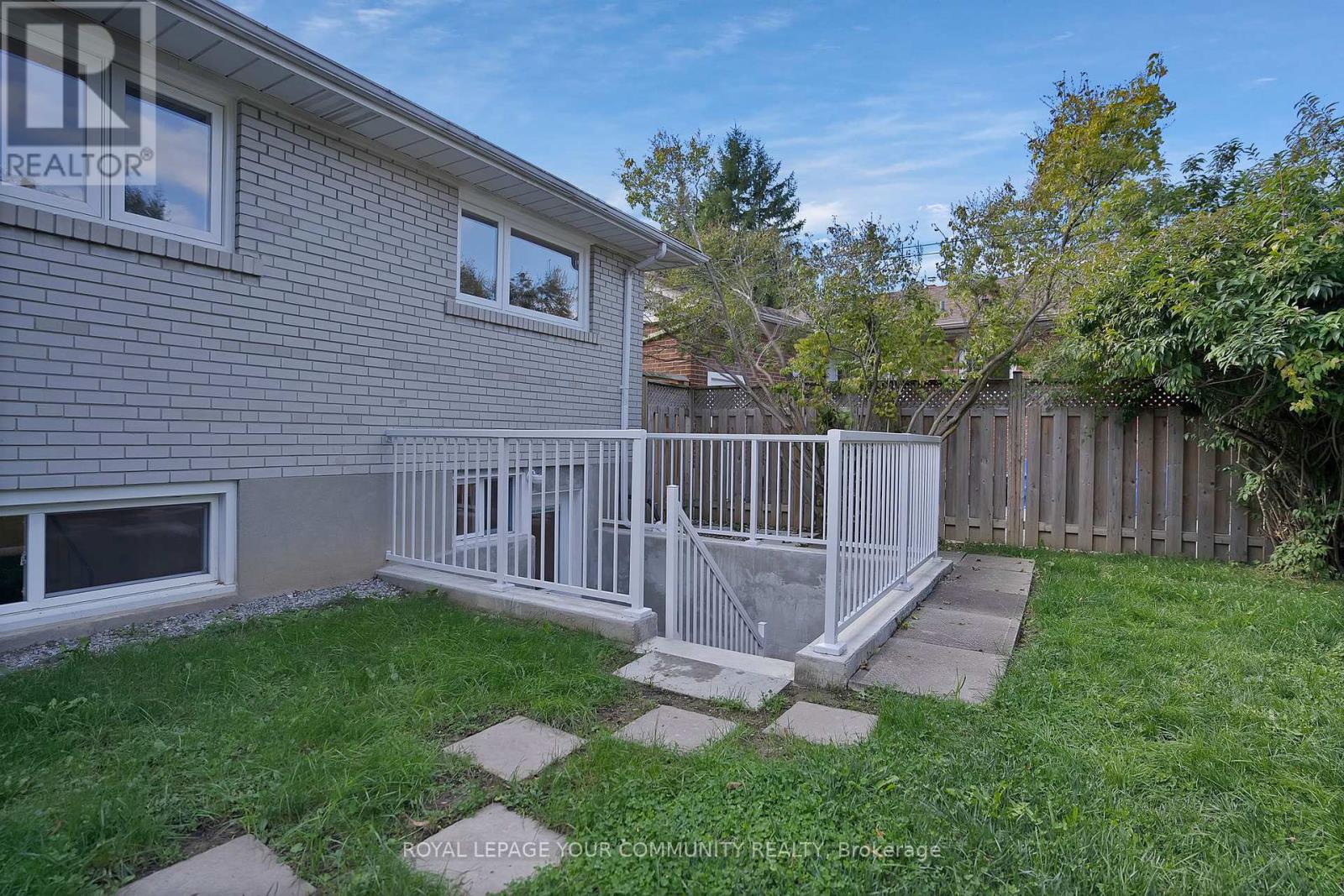 651 Burnhamthorpe Road, Toronto, Ontario  M9C 2Z1 - Photo 41 - W12459862