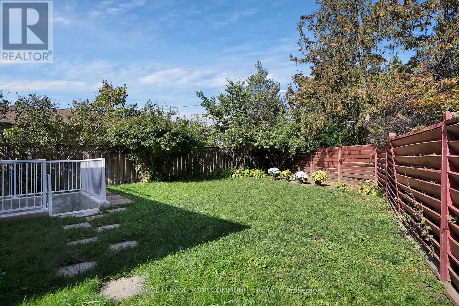 651 Burnhamthorpe Road, Toronto, Ontario  M9C 2Z1 - Photo 44 - W12459862