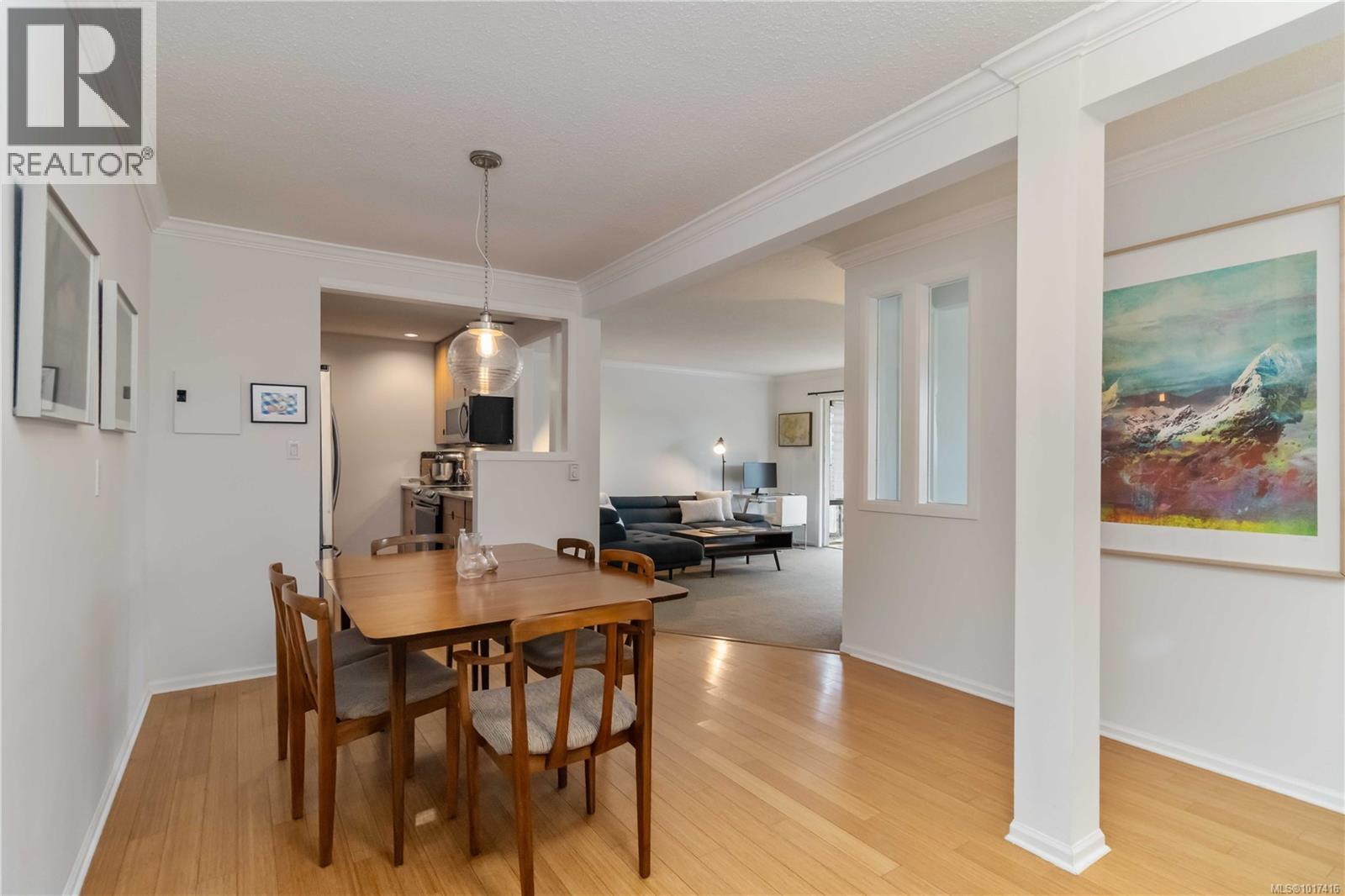 410 1433 Faircliff Lane, Victoria, British Columbia  V8S 3J6 - Photo 10 - 1017416