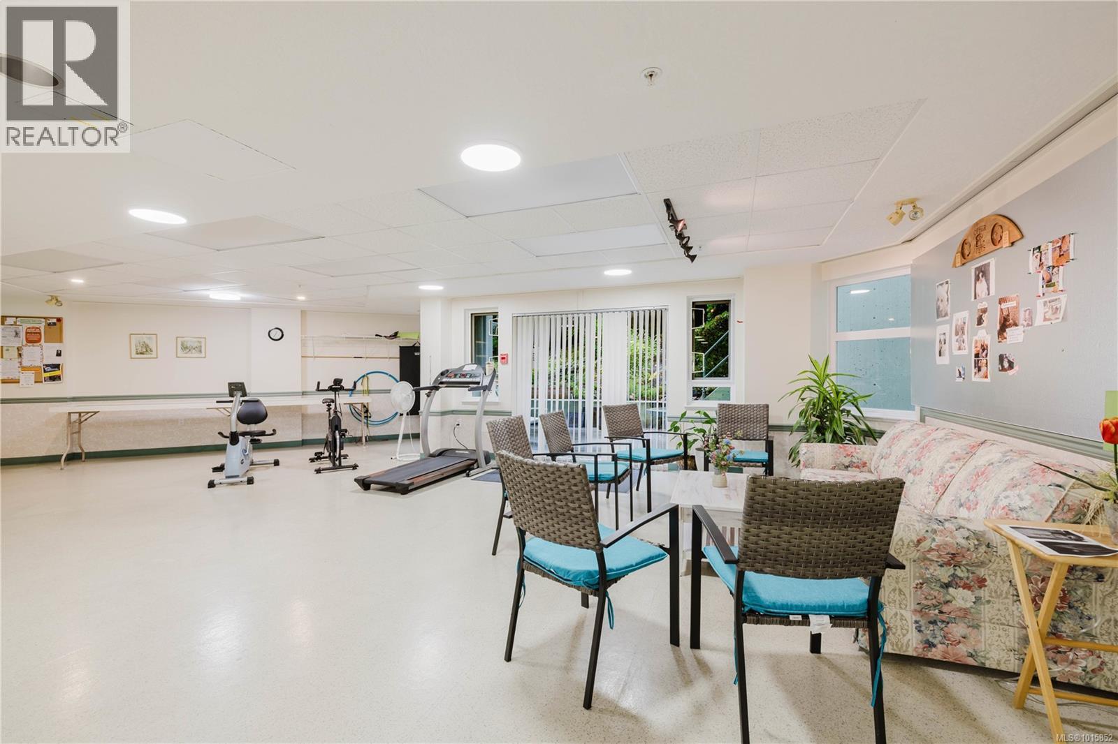 305 1521 Church Ave, Saanich, British Columbia V8P 5T7 - Photo 25 - 1015852