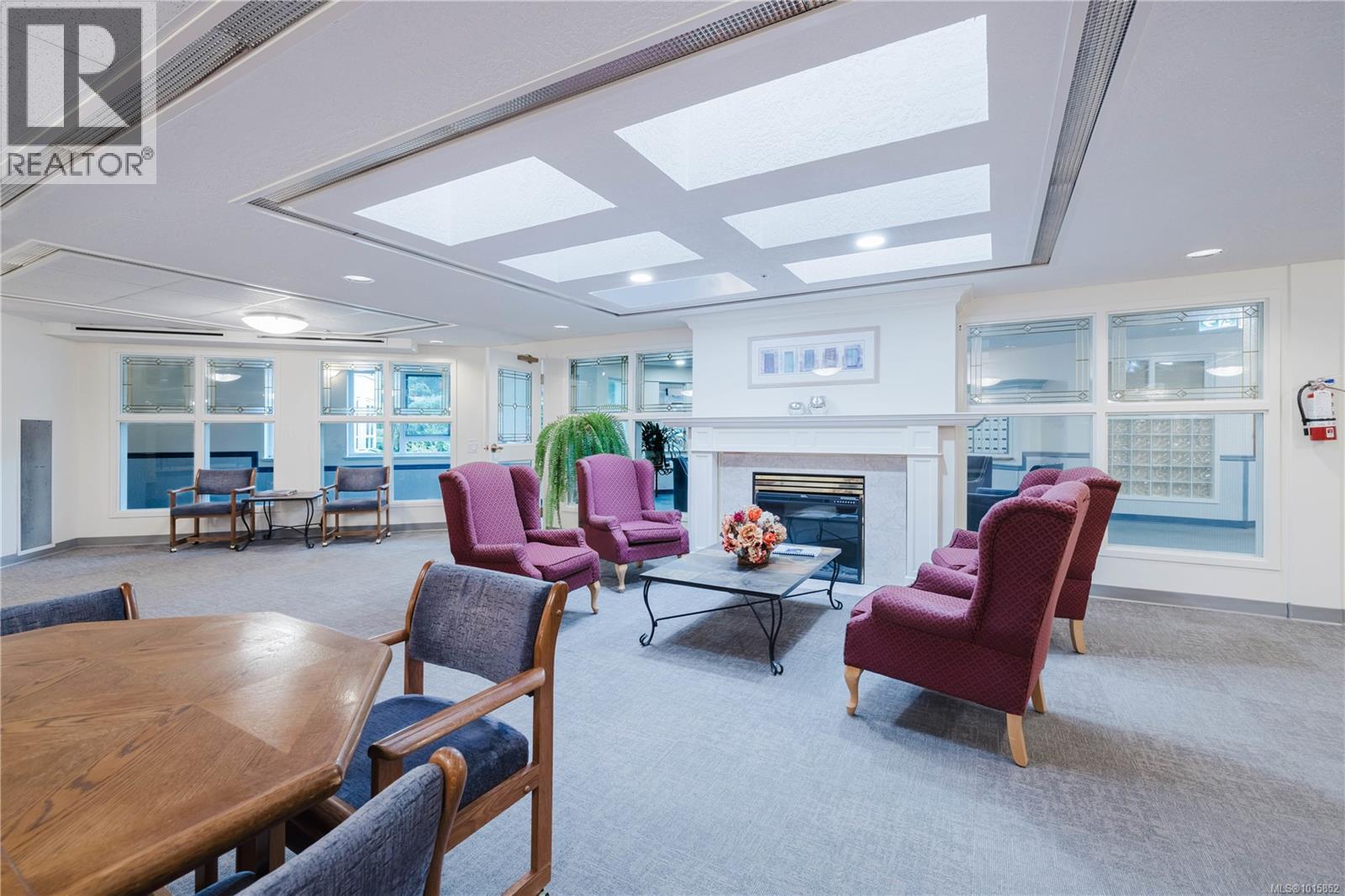 305 1521 Church Ave, Saanich, British Columbia V8P 5T7 - Photo 28 - 1015852