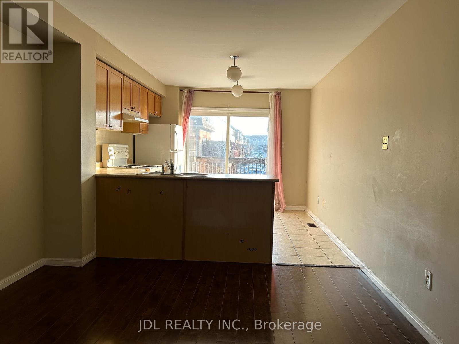 233b Rouge River Dr Drive, Toronto, Ontario  M1B 6H2 - Photo 4 - E12460264