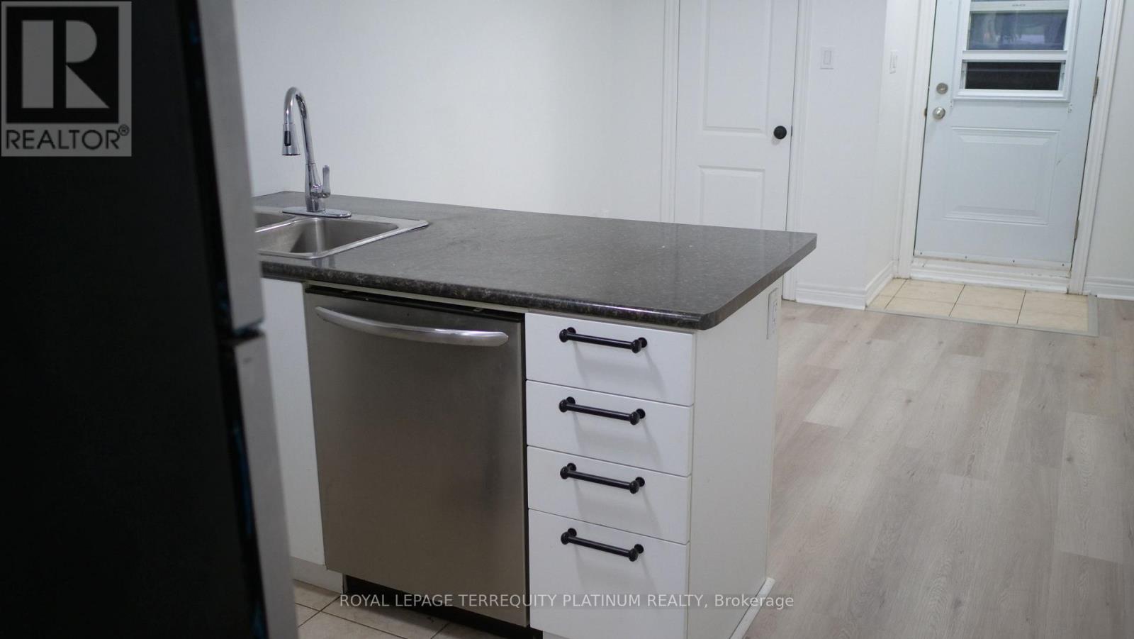 Lower - 2823 St Clair Avenue E, Toronto, Ontario  M4B 1N3 - Photo 6 - E12460279