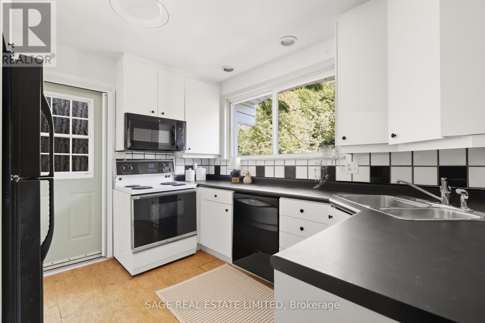 130 Neville Park Boulevard, Toronto, Ontario  M4E 3P8 - Photo 12 - E12460282
