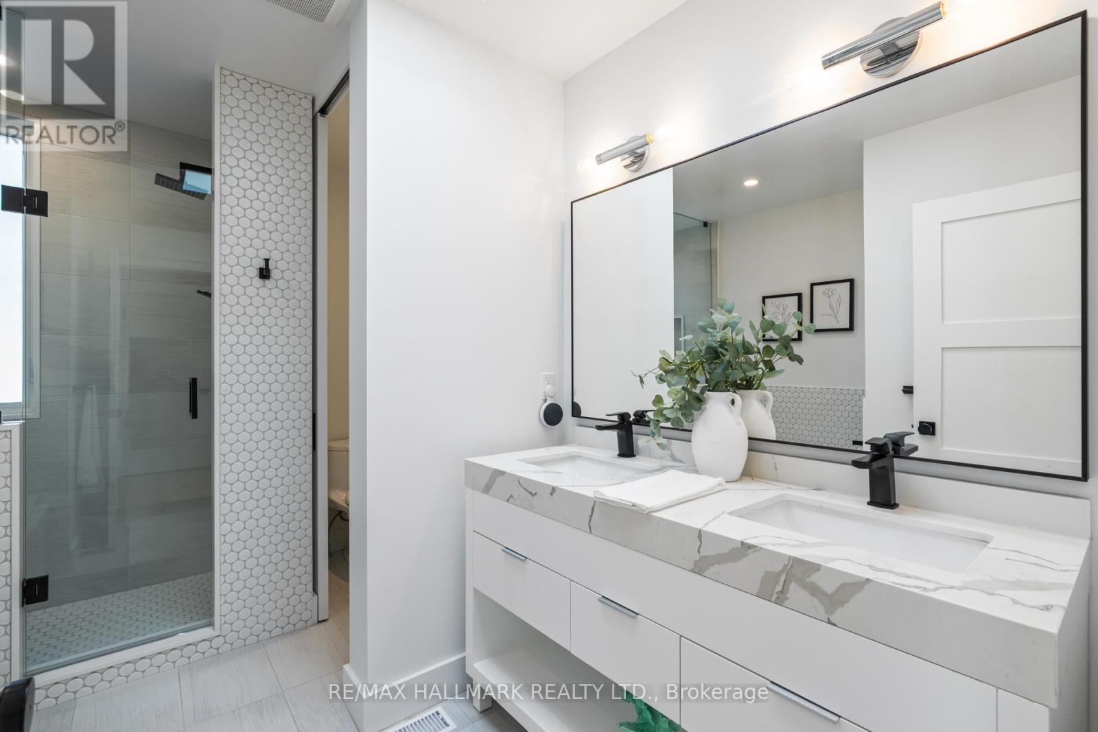 27 Glencrest Boulevard, Toronto, Ontario  M4B 1L2 - Photo 19 - E12460328