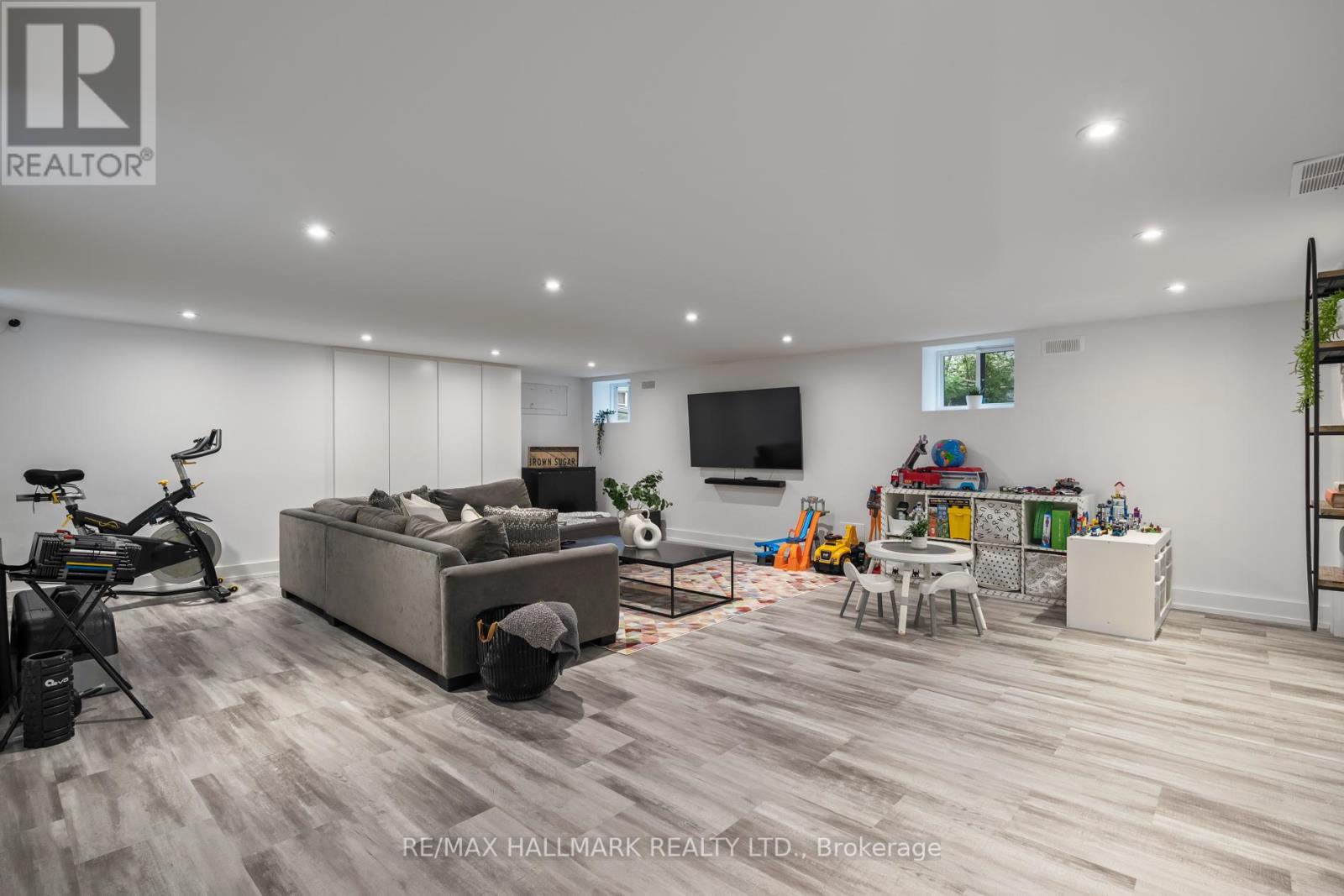 27 Glencrest Boulevard, Toronto, Ontario  M4B 1L2 - Photo 23 - E12460328