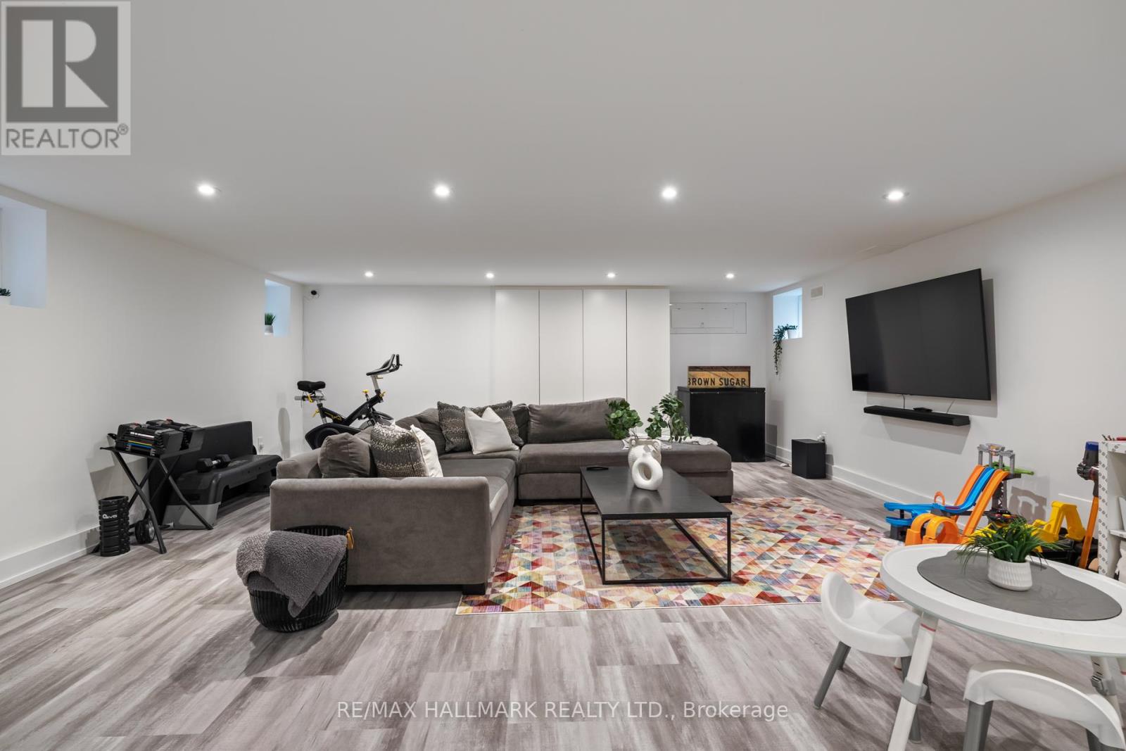 27 Glencrest Boulevard, Toronto, Ontario  M4B 1L2 - Photo 25 - E12460328
