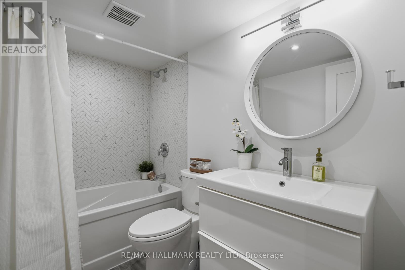 27 Glencrest Boulevard, Toronto, Ontario  M4B 1L2 - Photo 28 - E12460328