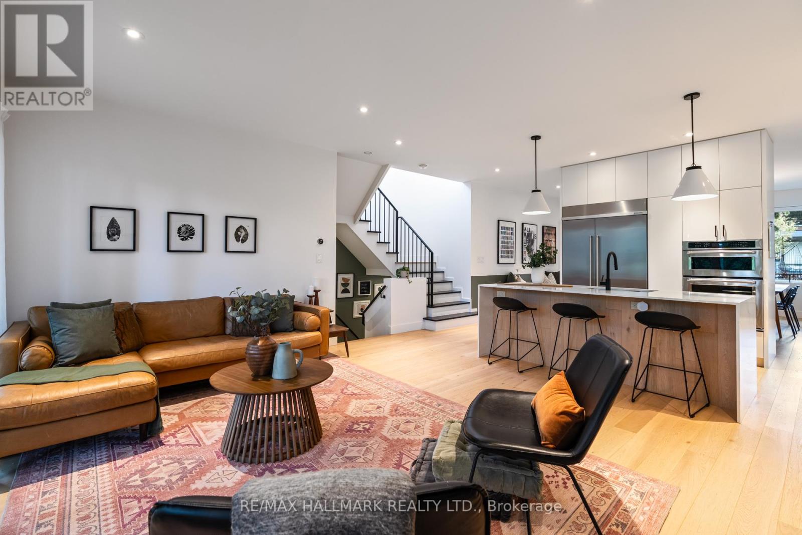 27 Glencrest Boulevard, Toronto, Ontario  M4B 1L2 - Photo 3 - E12460328