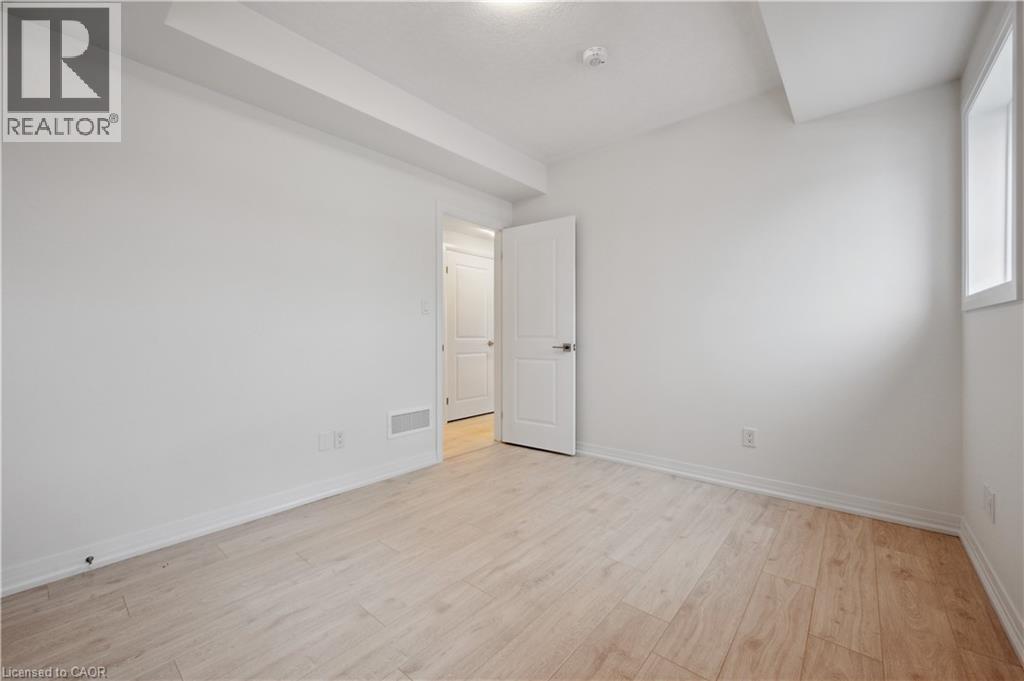15 Stauffer Woods Trail Unit# B6, Kitchener, Ontario  N2P 2P4 - Photo 11 - 40777739