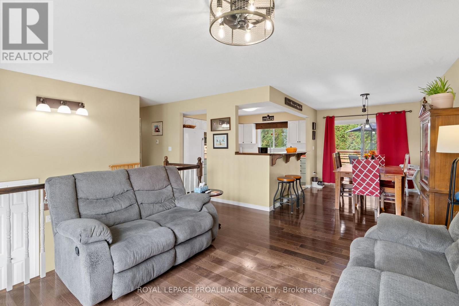 6 Layng Drive, Athens, Ontario  K0E 1B0 - Photo 10 - X12460369
