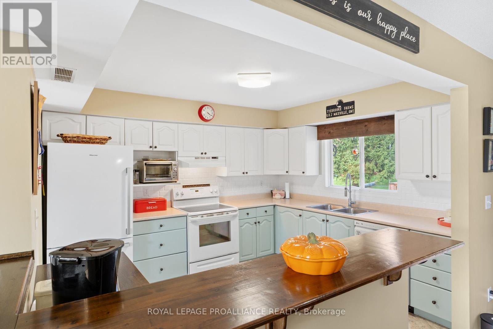 6 Layng Drive, Athens, Ontario  K0E 1B0 - Photo 14 - X12460369