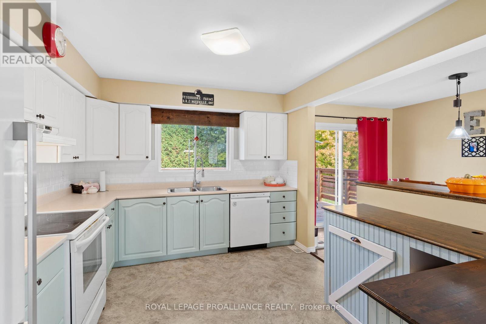 6 Layng Drive, Athens, Ontario  K0E 1B0 - Photo 15 - X12460369