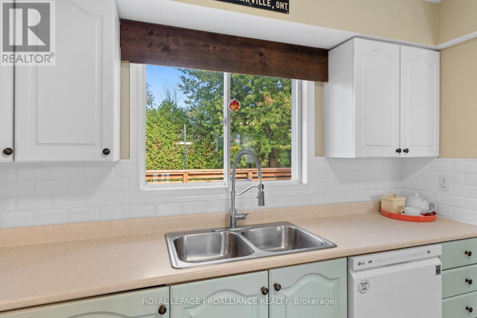 6 Layng Drive, Athens, Ontario  K0E 1B0 - Photo 17 - X12460369