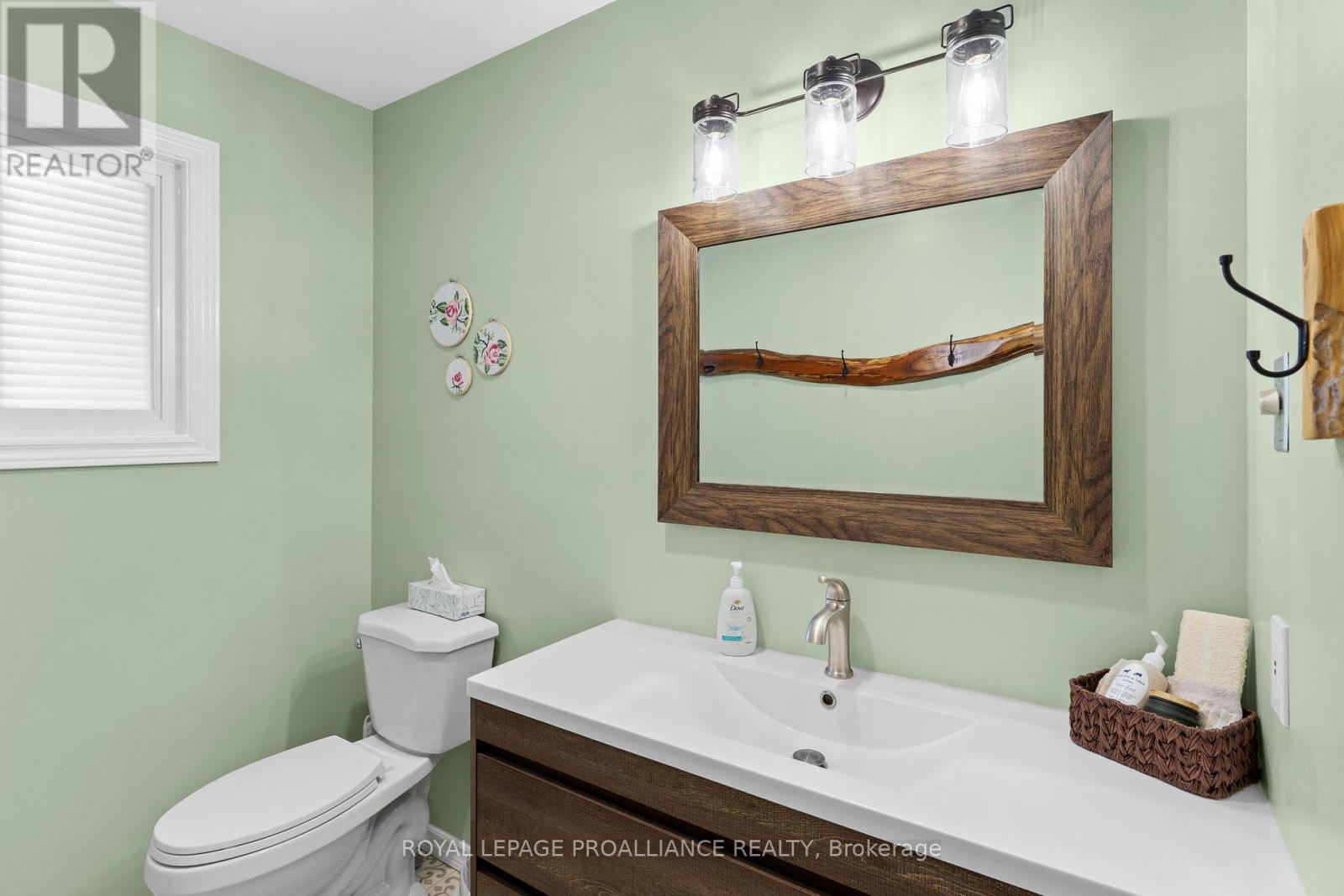6 Layng Drive, Athens, Ontario  K0E 1B0 - Photo 21 - X12460369