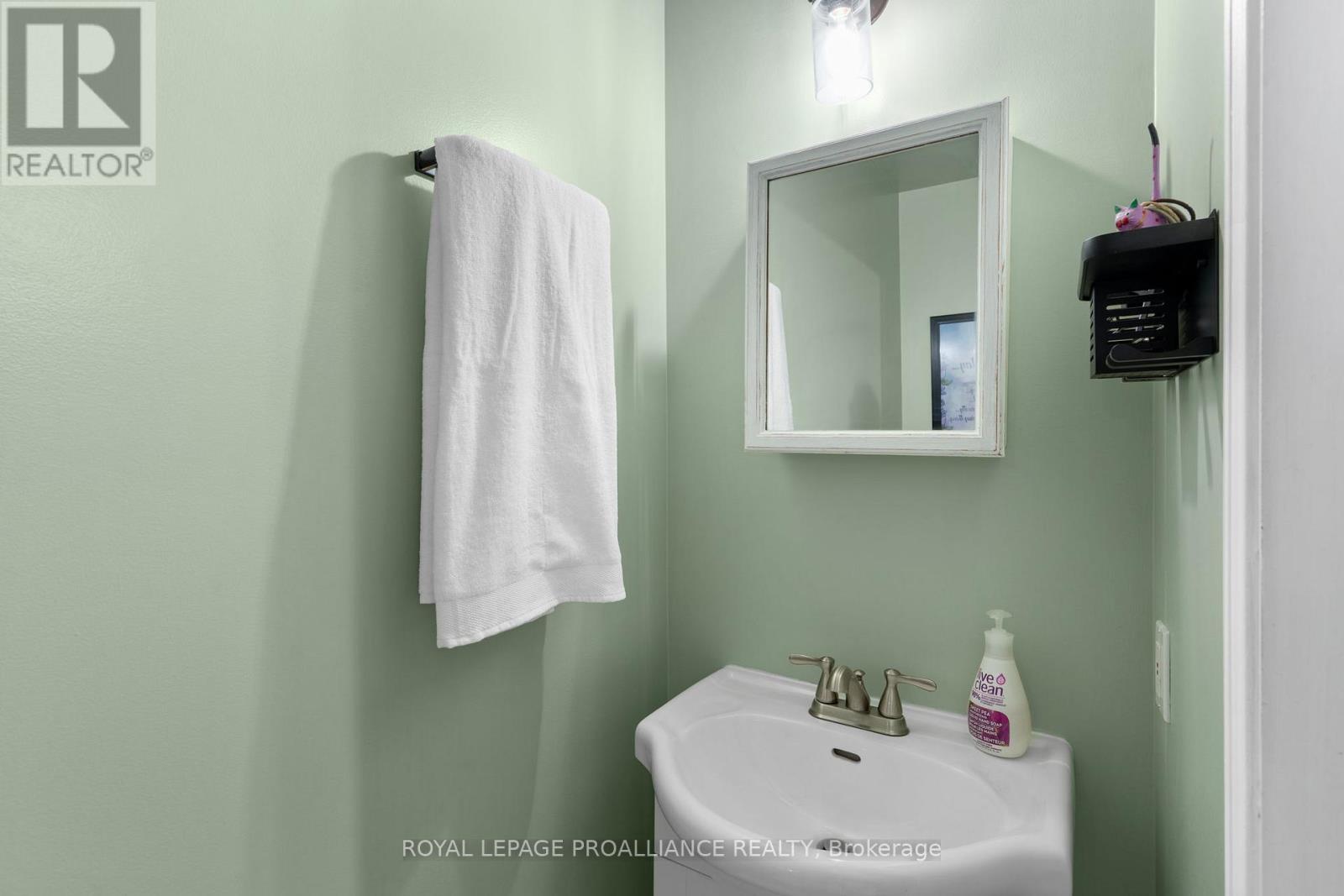 6 Layng Drive, Athens, Ontario  K0E 1B0 - Photo 26 - X12460369