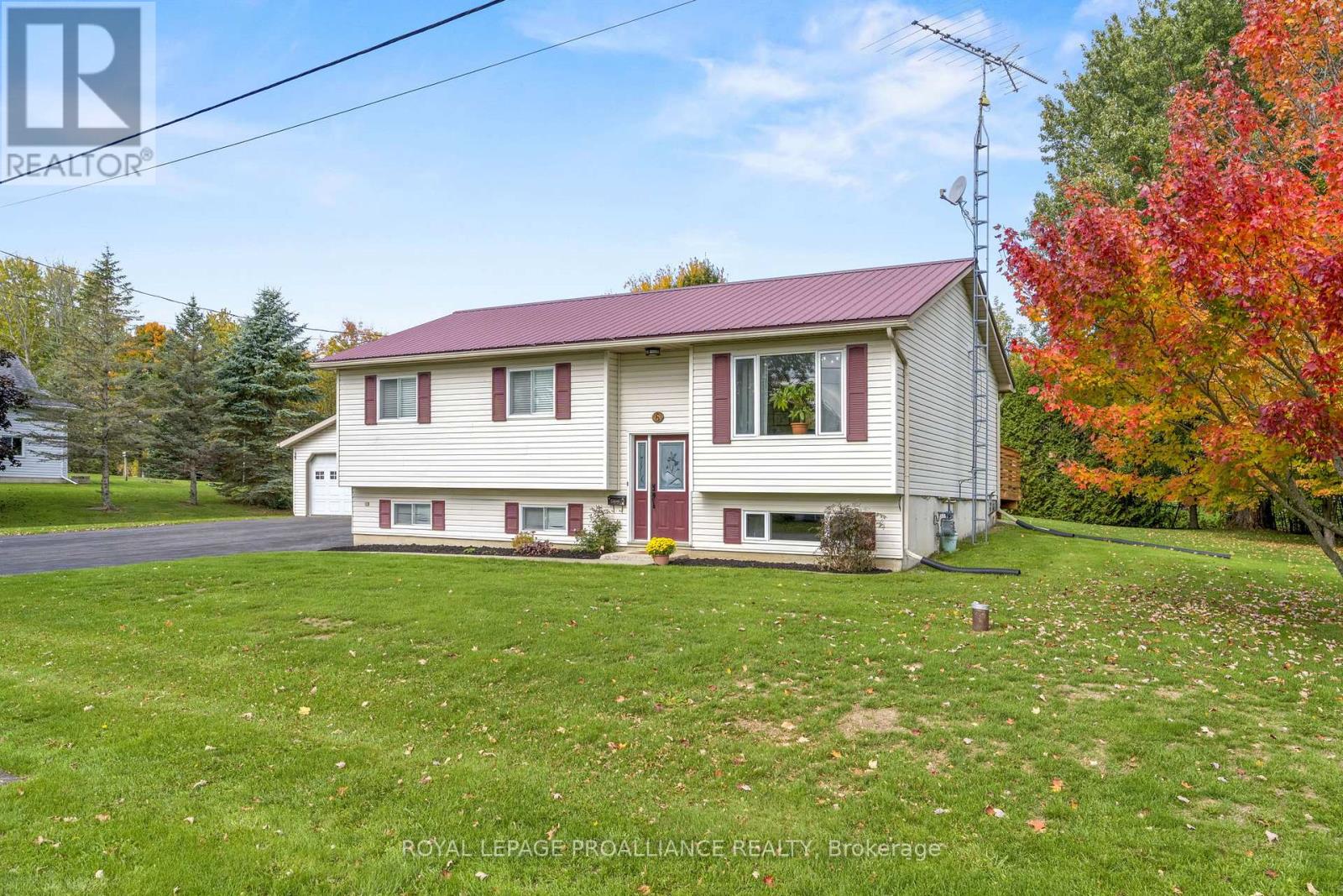 6 Layng Drive, Athens, Ontario  K0E 1B0 - Photo 3 - X12460369