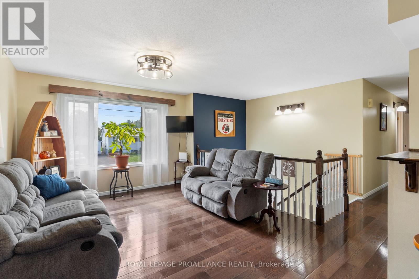 6 Layng Drive, Athens, Ontario  K0E 1B0 - Photo 9 - X12460369