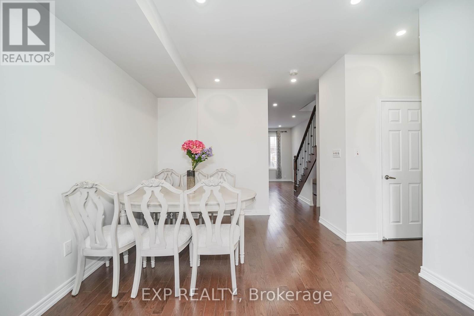 62 Harvest Field Road, Markham, Ontario  L6B 0T7 - Photo 16 - N12460232